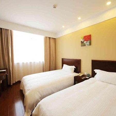Greentree Inn Shanghai West Huaxia Road Metro Station Express Hotel Exterior photo
