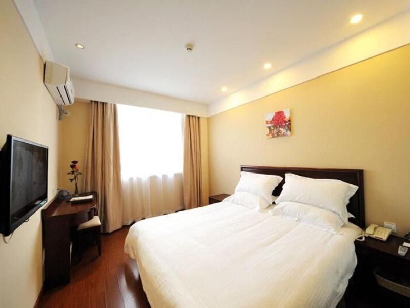 Greentree Inn Shanghai West Huaxia Road Metro Station Express Hotel Exterior photo