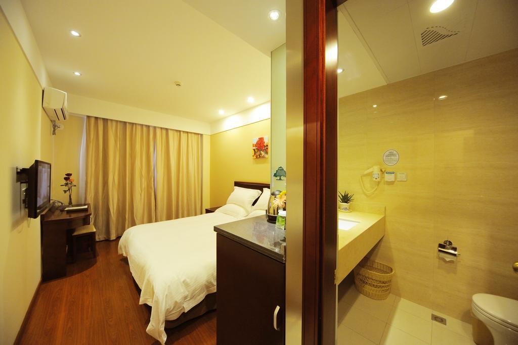 Greentree Inn Shanghai West Huaxia Road Metro Station Express Hotel Exterior photo