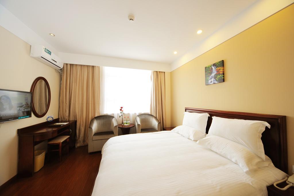 Greentree Inn Shanghai West Huaxia Road Metro Station Express Hotel Room photo